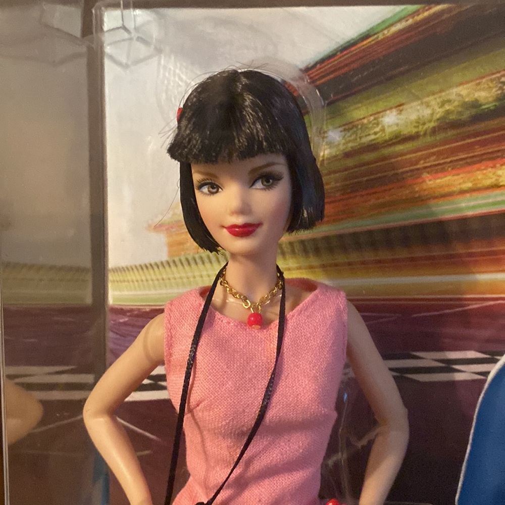 Speed Racer Barbie - Picture 2 of 5